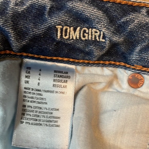 AEO distressed Tomgirl jeans - Picture 3 of 3